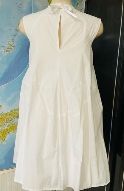 ワンピース 白 広がるデザイン 美品 < 女性ファッション  ワンピース 白 広がるデザイン 美品 < 女性ファッションの
