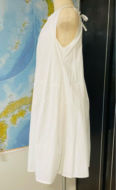 ワンピース 白 広がるデザイン 美品 < 女性ファッション  ワンピース 白 広がるデザイン 美品 < 女性ファッションの