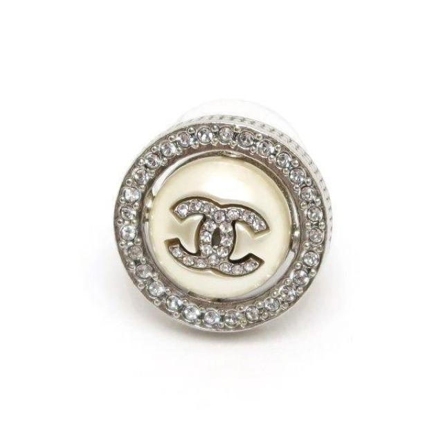 ◆ 本物 新品同様 ◆ CHANEL シャネル ココマーク ピアス パール シルバー ラインストーン 専用ケース 箱 人気 < ブランド  ◆ 本物 新品同様 ◆ CHANEL シャネル ココマーク ピアス パール シルバー ラインストーン 専用ケース 箱 人気 < ブランドの
