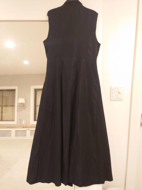 SHEIN黒ワンピースフレア膝丈Мサイズ < 女性ファッション  SHEIN黒ワンピースフレア膝丈Мサイズ < 女性ファッションの