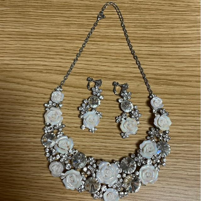 ネックレス&イヤリングセット < 女性アクセサリー/時計 ネックレス&イヤリングセット < 女性アクセサリー/時計の