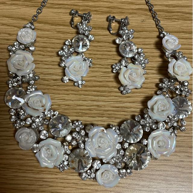 ネックレス&イヤリングセット < 女性アクセサリー/時計 ネックレス&イヤリングセット < 女性アクセサリー/時計の