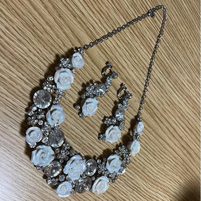 ネックレス&イヤリングセット < 女性アクセサリー/時計 ネックレス&イヤリングセット < 女性アクセサリー/時計の