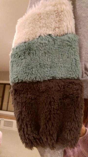 グレー カットソー 袖フェークファー白緑茶色 Mサイズ < 女性ファッション  グレー カットソー 袖フェークファー白緑茶色 Mサイズ < 女性ファッションの
