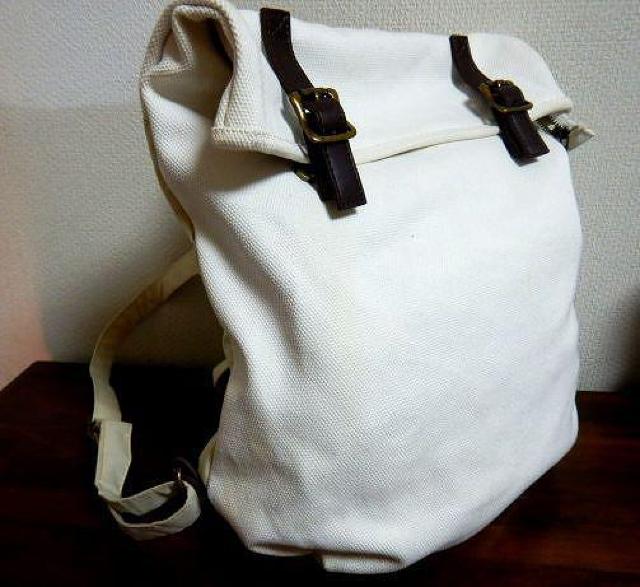 ◆キャンバスのリュック ホワイト 中古品 < 男性ファッション  ◆キャンバスのリュック ホワイト 中古品 < 男性ファッションの