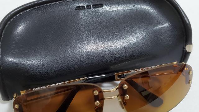 正規 レア ヴェルサーチ メデューサロゴ メタルフレームレスサングラス 茶 シャイニーゴールドツーフレームアイウェア 眼鏡〇付属有 < ブランド  正規 レア ヴェルサーチ メデューサロゴ メタルフレームレスサングラス 茶 シャイニーゴールドツーフレームアイウェア 眼鏡〇付属有 < ブランドの