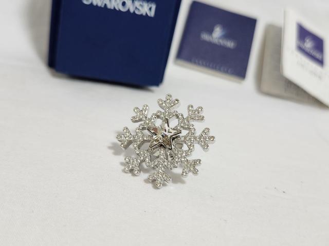 正規未 レア スワロフスキー スノーフレーク ピンブローチ ビジュー石×クリスタル 雪の結晶×星 付属有 ラージL ラグジュアリー < ブランド  正規未 レア スワロフスキー スノーフレーク ピンブローチ ビジュー石×クリスタル 雪の結晶×星 付属有 ラージL ラグジュアリー  < ブランドの