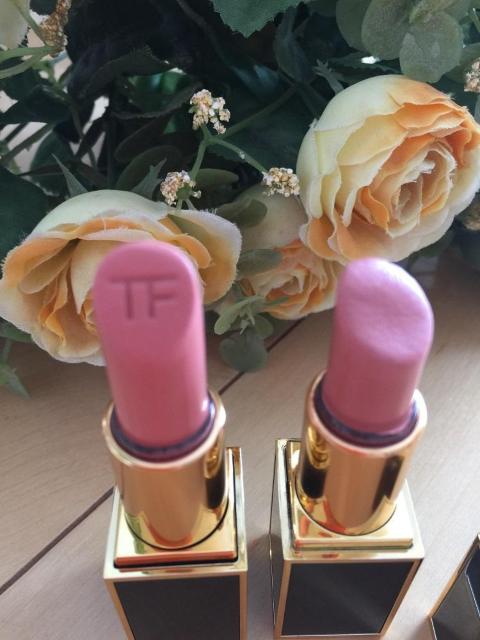 TOM FORDトムフォードフェースパウダー2点リップカラー2点 < ブランド  TOM FORDトムフォードフェースパウダー2点リップカラー2点 < ブランドの
