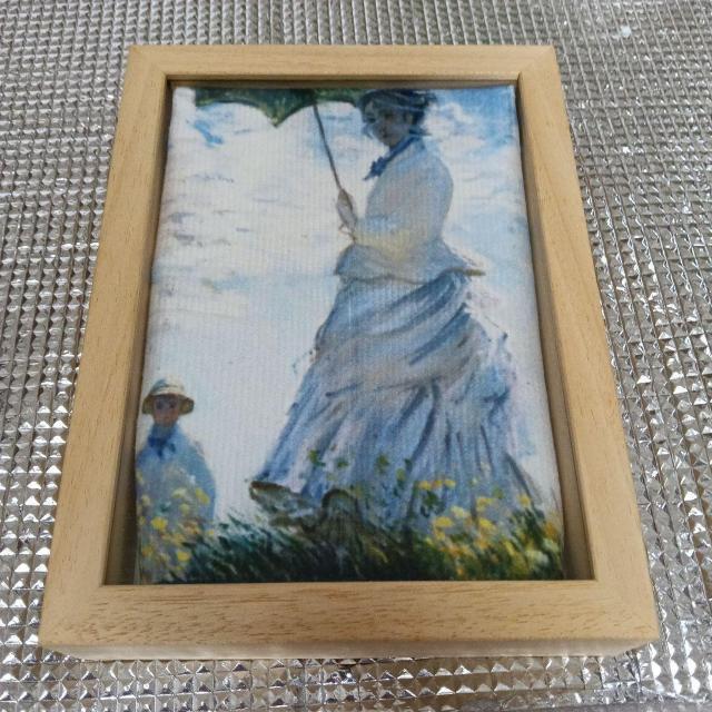 フォトフレーム クロード・モネの日傘をさす女の絵画が印刷されたタオル入り < インテリア/ライフ フォトフレーム クロード・モネの日傘をさす女の絵画が印刷されたタオル入り < インテリア/ライフの