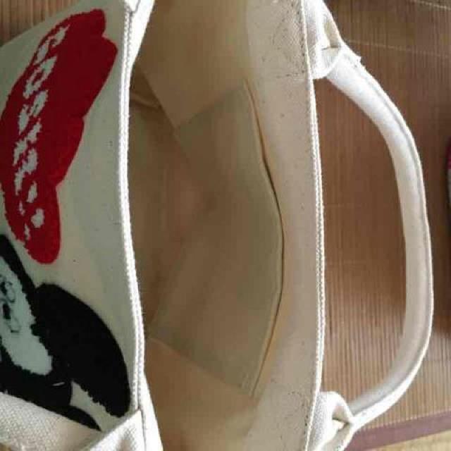 ディズニー・ミッキーマウス柄サガラ刺繍トートバッグ。ホワイト < アニメ/コミック/キャラクター ディズニー・ミッキーマウス柄サガラ刺繍トートバッグ。ホワイト < アニメ/コミック/キャラクターの