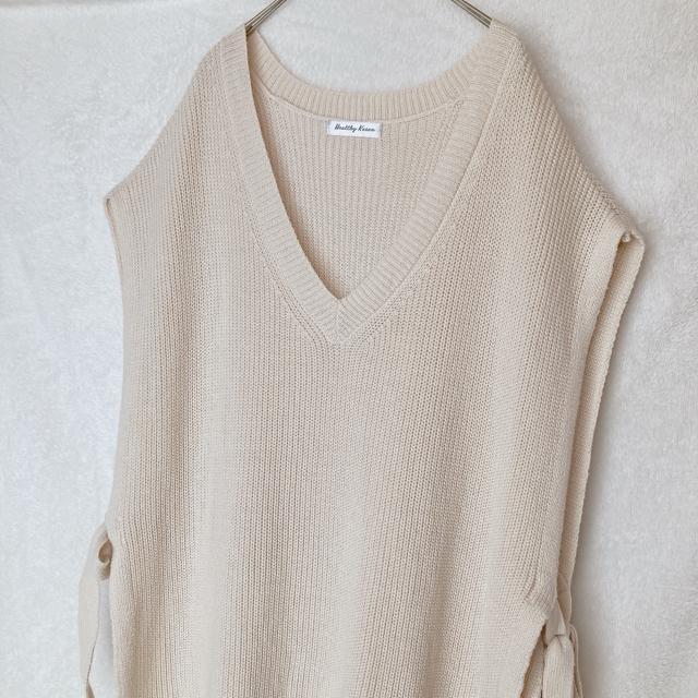 体型カバー ライトベージュ Vネック ニットベスト サイドリボン付 ポンチョ L N2m < ブランド  体型カバー ライトベージュ Vネック ニットベスト サイドリボン付 ポンチョ L N2m < ブランドの