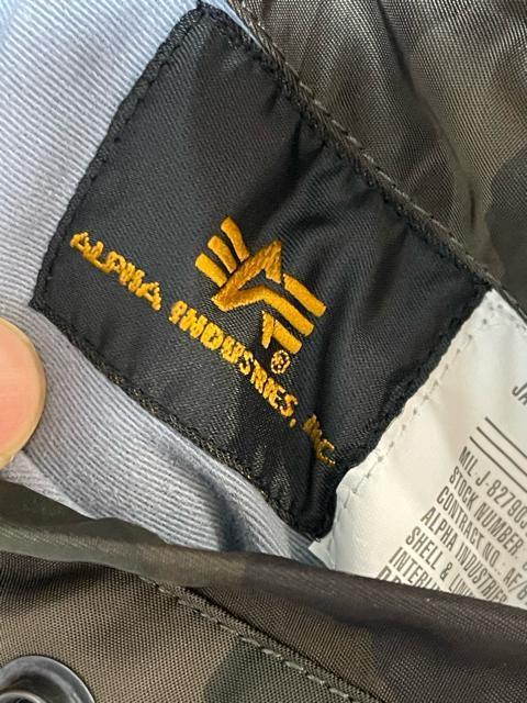 ALPHA INDUSTRIES �A���t�@�C���_�X�g���[�Y �J���� MA-1 �t���C�g�W���P�b�g �i�C�����W���P�b�g ���� �J�[�L �� �u�����h�� 