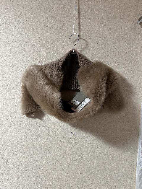 3.6万新品タグ付きGUSHLOW COLE★シープ毛皮+ウールニットドッキングスヌード < 女性ファッション 3.6万新品タグ付きGUSHLOW COLE★シープ毛皮+ウールニットドッキングスヌード < 女性ファッションの