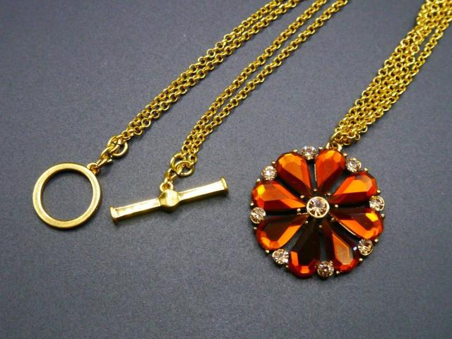 新品 アンティーク調 飴色 花ストーン ネックレス < 女性アクセサリー/時計 新品 アンティーク調 飴色 花ストーン ネックレス < 女性アクセサリー/時計の