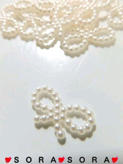 デコパーツ♪ハンドメイド.ネイル 粒パールリボン 12個セット ベージュ < 香水/コスメ/ネイル デコパーツ♪ハンドメイド.ネイル 粒パールリボン 12個セット ベージュ < 香水/コスメ/ネイルの