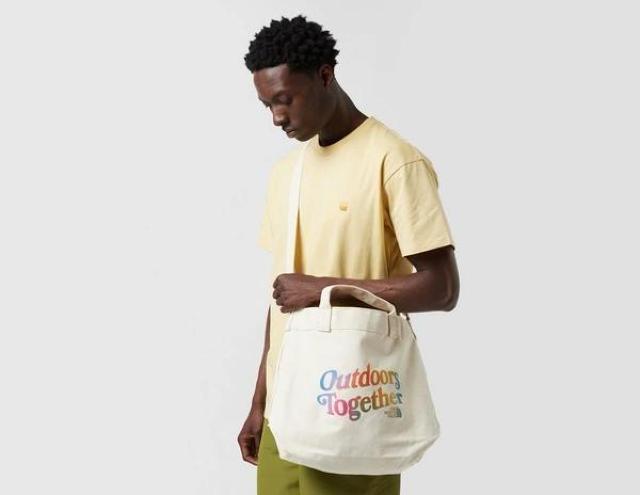 THE NORTH FACE ショルダーストラップ付 キャンバストートバック < ブランド THE NORTH FACE ショルダーストラップ付 キャンバストートバック < ブランドの