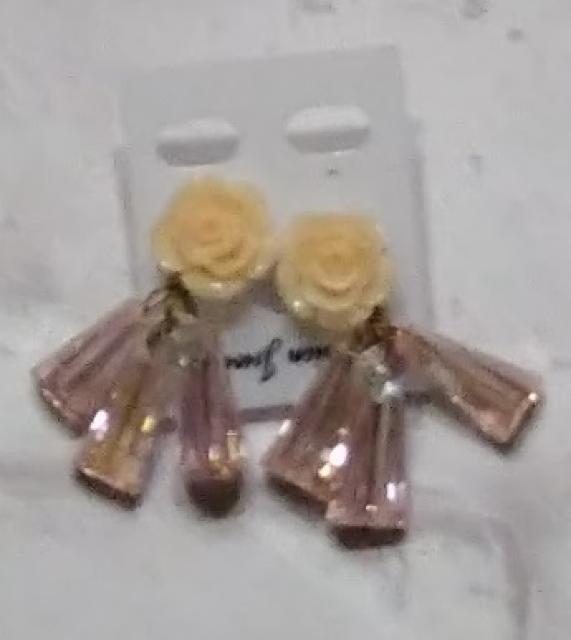 衝撃100円セール★超人気 薔薇 タッセルピアス ピンク < 女性アクセサリー/時計 衝撃100円セール★超人気 薔薇 タッセルピアス ピンク < 女性アクセサリー/時計の