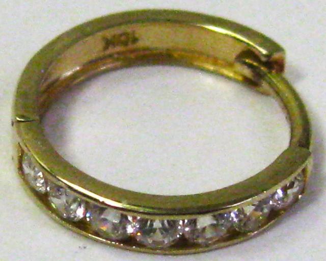 極美品10K 10金イエローゴールド 片ピアス スナップ ピアス ジルコン7ヶ入 < 女性アクセサリー/時計  極美品10K 10金イエローゴールド 片ピアス スナップ ピアス ジルコン7ヶ入 < 女性アクセサリー/時計の