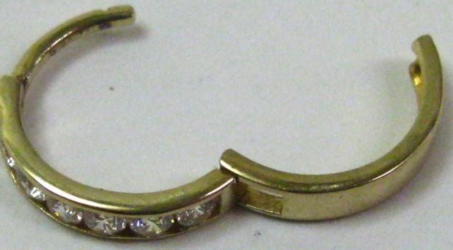 極美品10K 10金イエローゴールド 片ピアス スナップ ピアス ジルコン7ヶ入 < 女性アクセサリー/時計  極美品10K 10金イエローゴールド 片ピアス スナップ ピアス ジルコン7ヶ入 < 女性アクセサリー/時計の