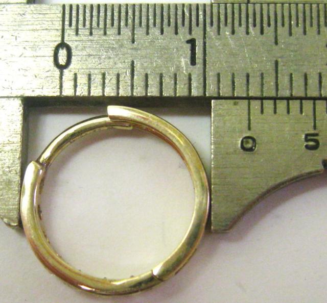 極美品10K 10金イエローゴールド 片ピアス スナップ ピアス ジルコン7ヶ入 < 女性アクセサリー/時計  極美品10K 10金イエローゴールド 片ピアス スナップ ピアス ジルコン7ヶ入 < 女性アクセサリー/時計の