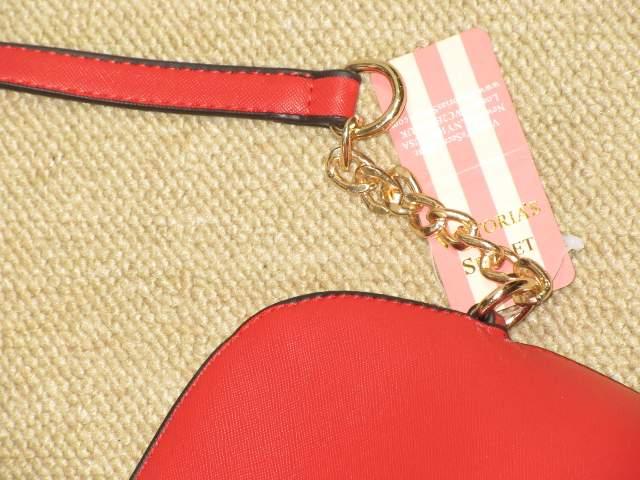未使用タグ付☆レザー調*ショルダーバッグ(レッド系) < ブランド  未使用タグ付☆レザー調*ショルダーバッグ(レッド系) < ブランドの