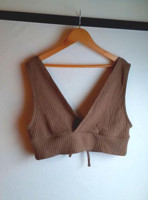 未使用保管のみ◆GU ジーユー◆ブラウン Vネック クロップド丈 ベスト M < ブランド  未使用保管のみ◆GU ジーユー◆ブラウン Vネック クロップド丈 ベスト M < ブランドの