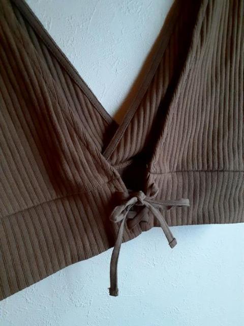 未使用保管のみ◆GU ジーユー◆ブラウン Vネック クロップド丈 ベスト M < ブランド  未使用保管のみ◆GU ジーユー◆ブラウン Vネック クロップド丈 ベスト M < ブランドの