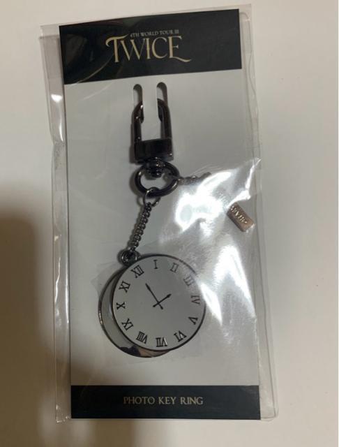 TWICE チェヨン 公式キーリング、トレカ付き バラ売り不可 < タレントグッズ TWICE チェヨン 公式キーリング、トレカ付き バラ売り不可 < タレントグッズの