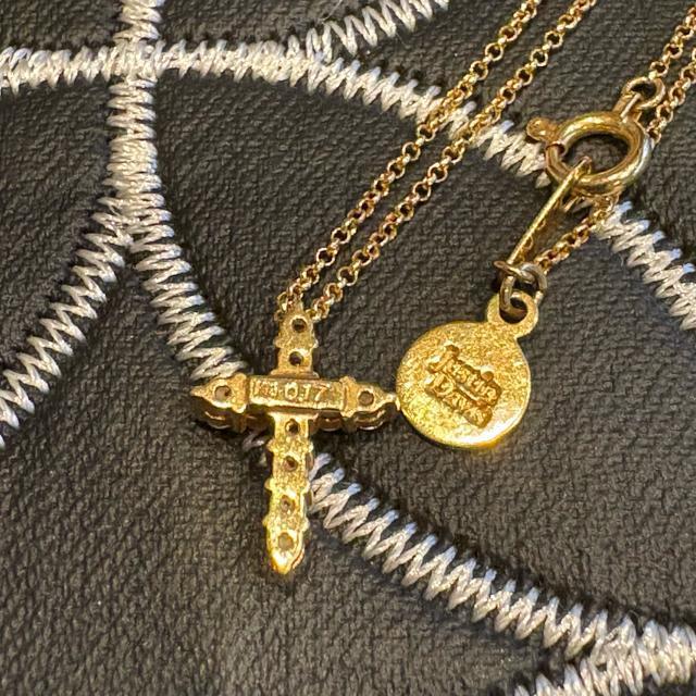 美品◆K18◆JUSTIN DAVIS◆SMALL CROSS NECKLACE◆40cm◆定価24,2000円◆GNJ001 < ブランド  美品◆K18◆JUSTIN DAVIS◆SMALL CROSS NECKLACE◆40cm◆定価24,2000円◆GNJ001 < ブランドの