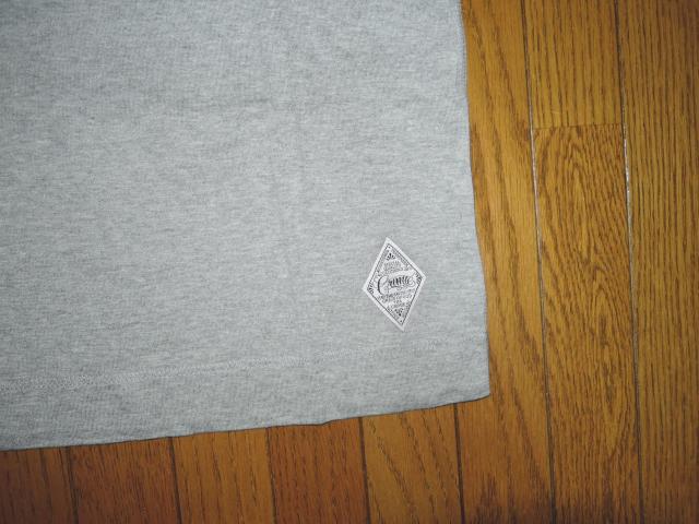 �V�i CRIMIE �N���C�~�[ V�l�b�N T�V���c S �D STATELY V-NECK TEE �w���S LOGO V���J�b�g�\�[ �� �u�����h�� 