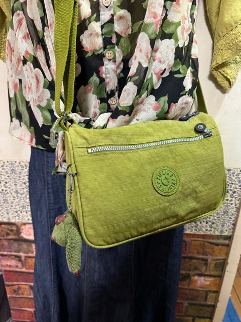 ӂ߂āKIPLINGV_[obNEi`nZbgAbv1000~X^[g