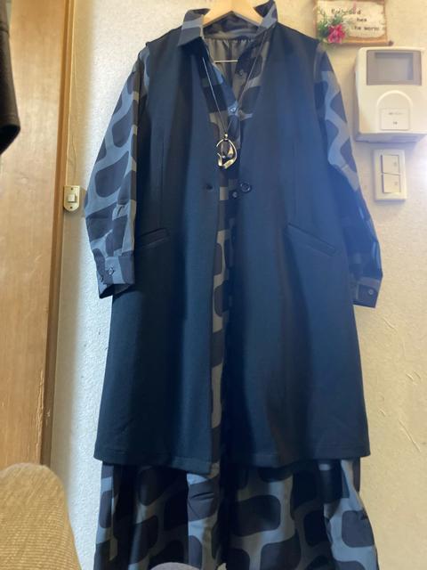 フリーKOHAKU新品グレー柄ロングワンピース < 女性ファッション フリーKOHAKU新品グレー柄ロングワンピース < 女性ファッションの