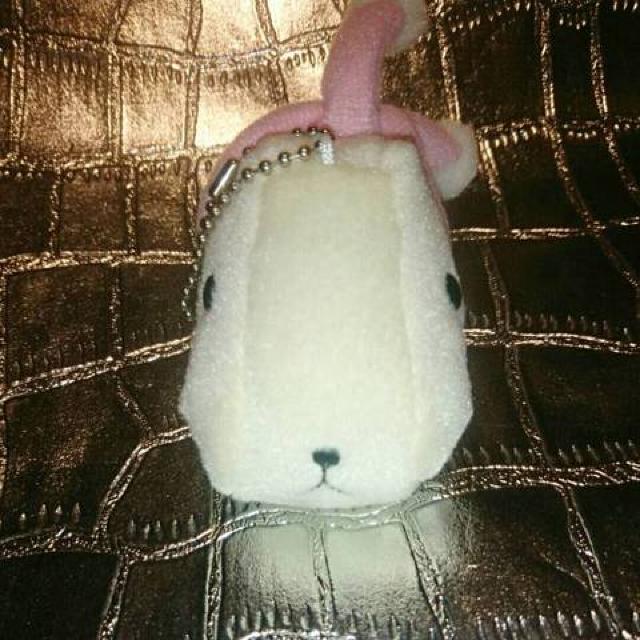 カピパラさん マフラー 白 ぬいぐるみ マスコット 人形 カビパラ < おもちゃ カピパラさん マフラー 白 ぬいぐるみ マスコット 人形 カビパラ < おもちゃの