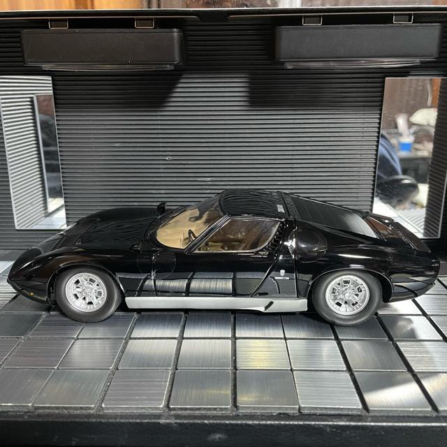 絶版未展示品 京商1/18 ランボルギーニ ミウラP400 Black < ホビー  絶版未展示品 京商1/18 ランボルギーニ ミウラP400 Black < ホビーの