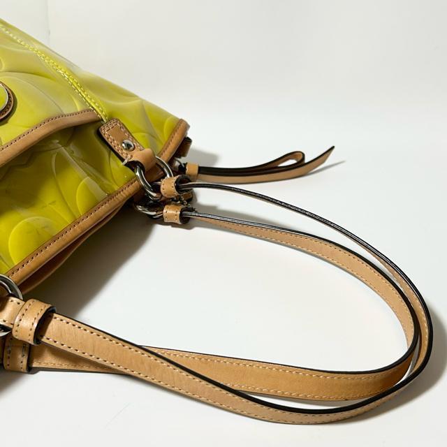 COACH コーチ シグネチャー 2WAY ショルダーバッグ F20096 パテント レザー イエロー < ブランド COACH コーチ シグネチャー 2WAY ショルダーバッグ F20096 パテント レザー イエロー < ブランドの