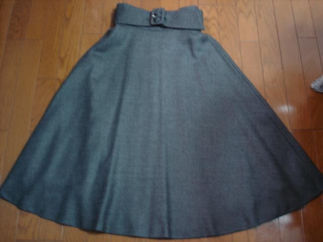 ★ストロベリーフィールズ ウエストデザインウールスカート★着用1・2度!超激安! < ブランド ★ストロベリーフィールズ ウエストデザインウールスカート★着用1・2度!超激安! < ブランドの