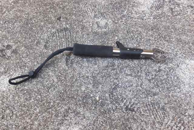 軽量 コンパクト フィッシュ グリップ ステン製 < レジャー/スポーツ 軽量 コンパクト フィッシュ グリップ ステン製 < レジャー/スポーツの