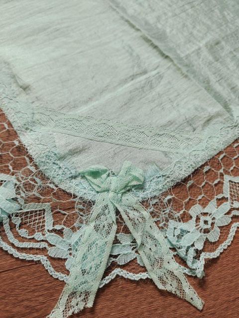 新品未使用☆サテン調マルチクロス★レース&リボン☆グリーン系★ < インテリア/ライフ 新品未使用☆サテン調マルチクロス★レース&リボン☆グリーン系★ < インテリア/ライフの