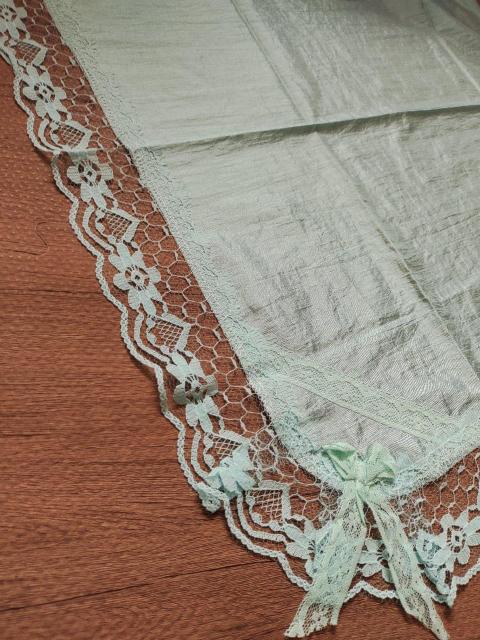 新品未使用☆サテン調マルチクロス★レース&リボン☆グリーン系★ < インテリア/ライフ 新品未使用☆サテン調マルチクロス★レース&リボン☆グリーン系★ < インテリア/ライフの