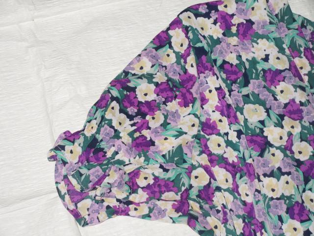 未使用☆華やか花柄模様ワンピース*半袖(パープル系) < 女性ファッション  未使用☆華やか花柄模様ワンピース*半袖(パープル系) < 女性ファッションの