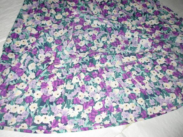 未使用☆華やか花柄模様ワンピース*半袖(パープル系) < 女性ファッション  未使用☆華やか花柄模様ワンピース*半袖(パープル系) < 女性ファッションの