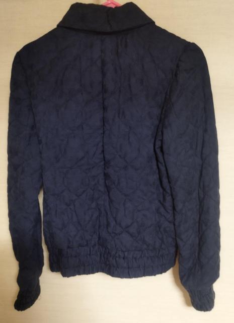 マーベルアッシュ 紺 綿キルティング 綿入り襟付きジャケット ブルゾン 日本製 < 女性ファッション  マーベルアッシュ 紺 綿キルティング 綿入り襟付きジャケット ブルゾン 日本製 < 女性ファッションの