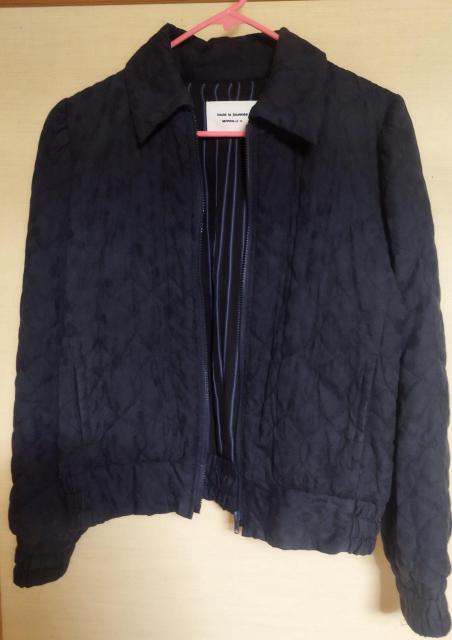 マーベルアッシュ 紺 綿キルティング 綿入り襟付きジャケット ブルゾン 日本製 < 女性ファッション  マーベルアッシュ 紺 綿キルティング 綿入り襟付きジャケット ブルゾン 日本製 < 女性ファッションの