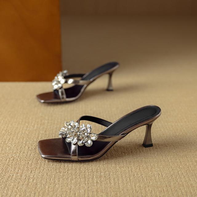 金属調ハラコレザーフロントキラキラビジュー付きサンダルスリッパ全2色 < 女性ファッション  金属調ハラコレザーフロントキラキラビジュー付きサンダルスリッパ全2色 < 女性ファッションの