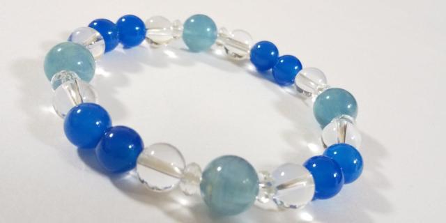 定形外無料*ブルーフローライト・青瑪瑙・水晶のブレス*天然石 < 女性アクセサリー/時計  定形外無料*ブルーフローライト・青瑪瑙・水晶のブレス*天然石  < 女性アクセサリー/時計の