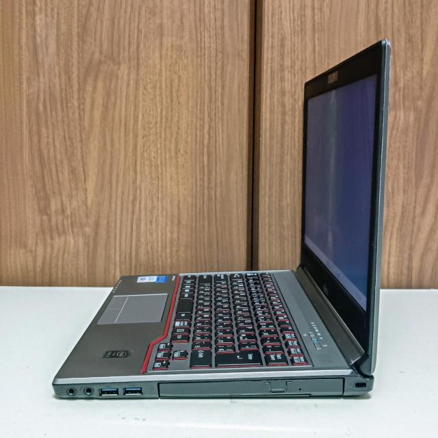 FUJITSU LIFEBOOK Corei5 8GB SSD256GB Windows11 m[gp\R Office  PC{/Ӌ@ 