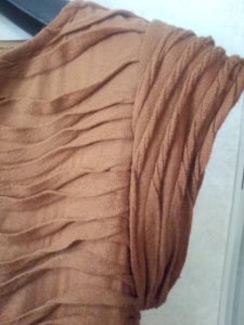 キャメルブラウン捻りバイヤスフレンチ袖タイトワンピースS〜M < 女性ファッション  キャメルブラウン捻りバイヤスフレンチ袖タイトワンピースS〜M < 女性ファッションの