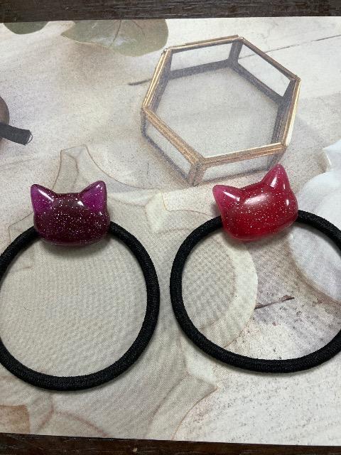ハンドメイド レジン ねこ ヘアゴム2点セット < 女性ファッション  ハンドメイド レジン ねこ ヘアゴム2点セット  < 女性ファッションの