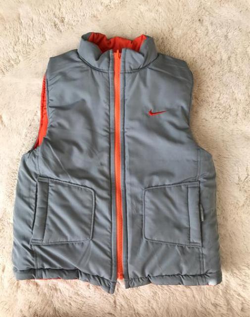 NIKE ダウンベスト リバーシブル  130センチ < ブランド  NIKE ダウンベスト リバーシブル  130センチ < ブランドの