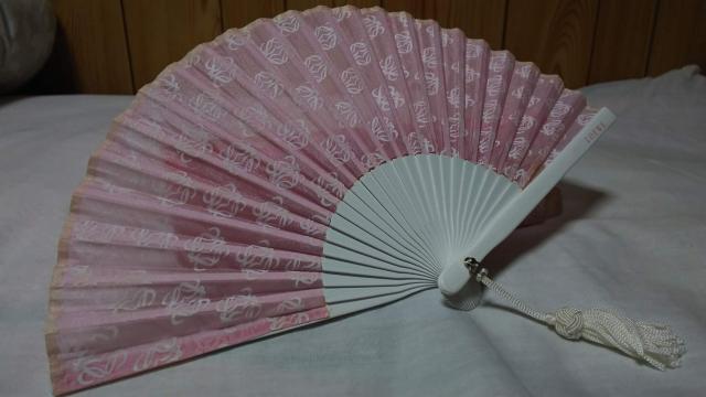 正規 ロエベ アマソナ アナグラム ロゴ扇子 ピンク×白 フリンジタッセル装飾 団扇 和装○着物 うちわ エンブレムロゴ 付属有 < ブランド  正規 ロエベ アマソナ アナグラム ロゴ扇子 ピンク×白 フリンジタッセル装飾 団扇 和装○着物 うちわ エンブレムロゴ 付属有 < ブランドの